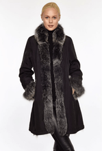 Load image into Gallery viewer, Fur Reversible Lightweight Coat