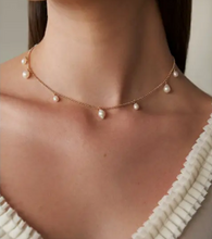 Load image into Gallery viewer, Gold chain and pearl necklace
