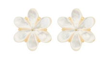 Load image into Gallery viewer, Asha oversized Eadie Stud earrings

