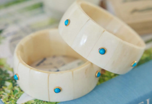 Load image into Gallery viewer, Ivory Bangle with Turquoise
